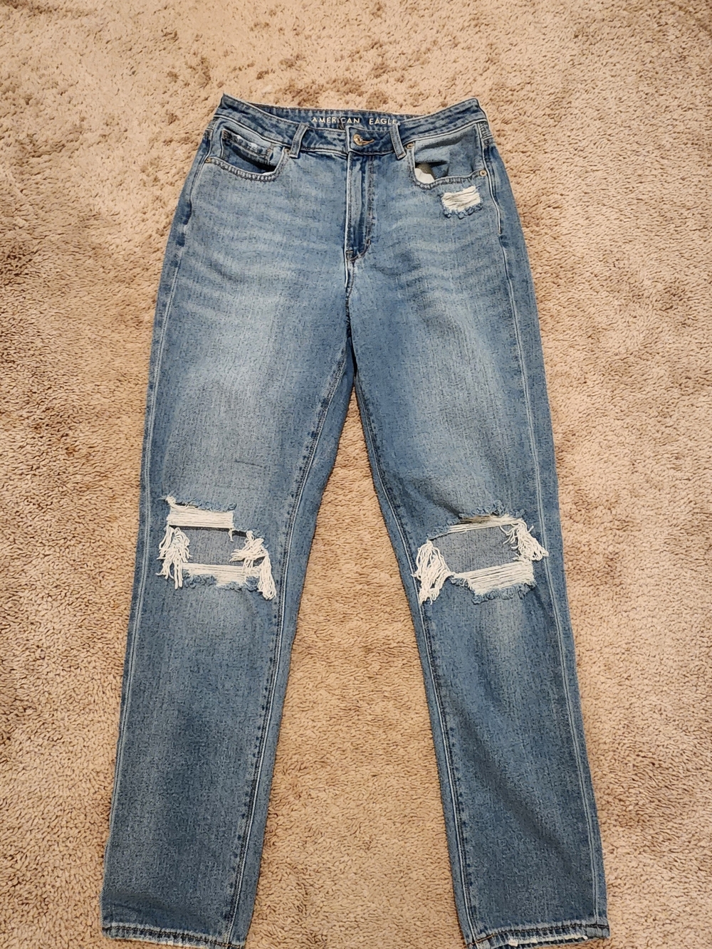 American Eagle Outfitters Women's Light Blue Ripped Straight-Leg Jeans Mom Jeans